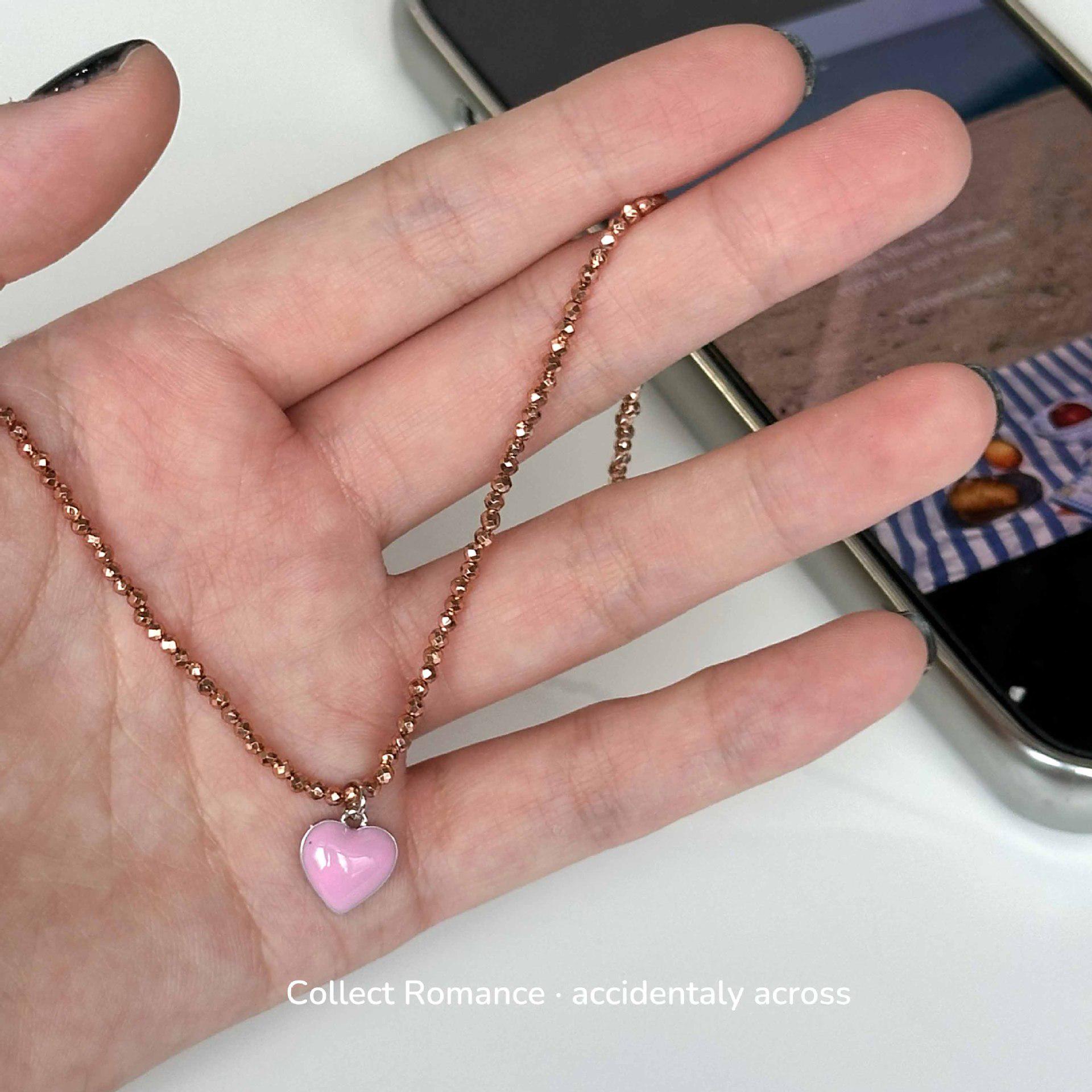 Korean Silver Heart Choker Necklace - Niche Design, Xiaohongshu Recommended Clavicle Chain
Korean Silver Heart Choker Necklace - Niche Design, Xiaohongshu Recommended Clavicle Chain