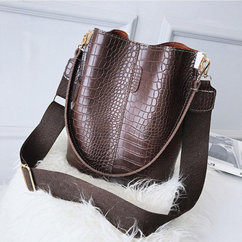 Crocodile Crossbody Bag For Women bucket Shoulder Bag large capacity Brand Designer Women Handbag PU Leather Female bolsos mujer 28x24x17
Crocodile Crossbody Bag For Women bucket Shoulder Bag large capacity Brand Designer Women Handbag PU Leather Female bolsos mujer 28x24x17