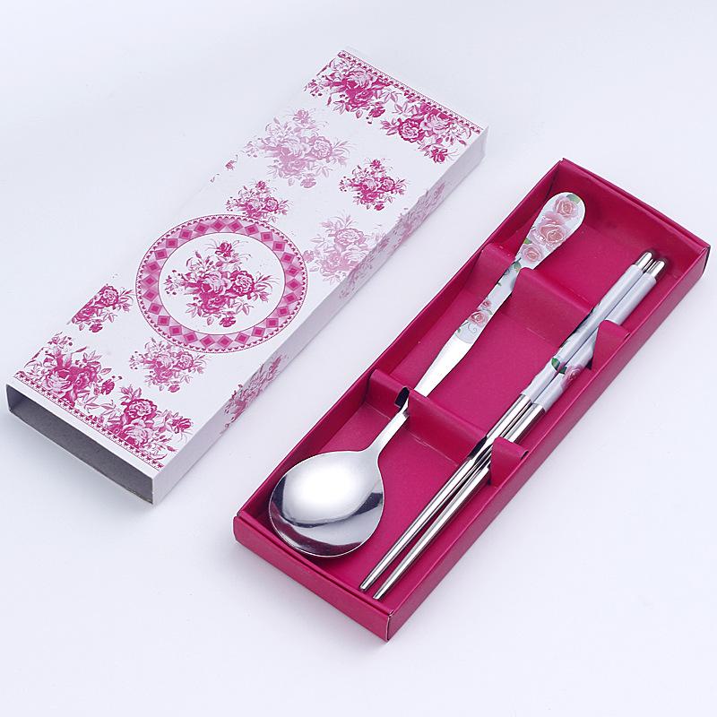 Chinese Blue & White Porcelain Tableware Set: Stainless Steel Spoon, Fruit Fork, and Chopsticks
Chinese Blue & White Porcelain Tableware Set: Stainless Steel Spoon, Fruit Fork, and Chopsticks