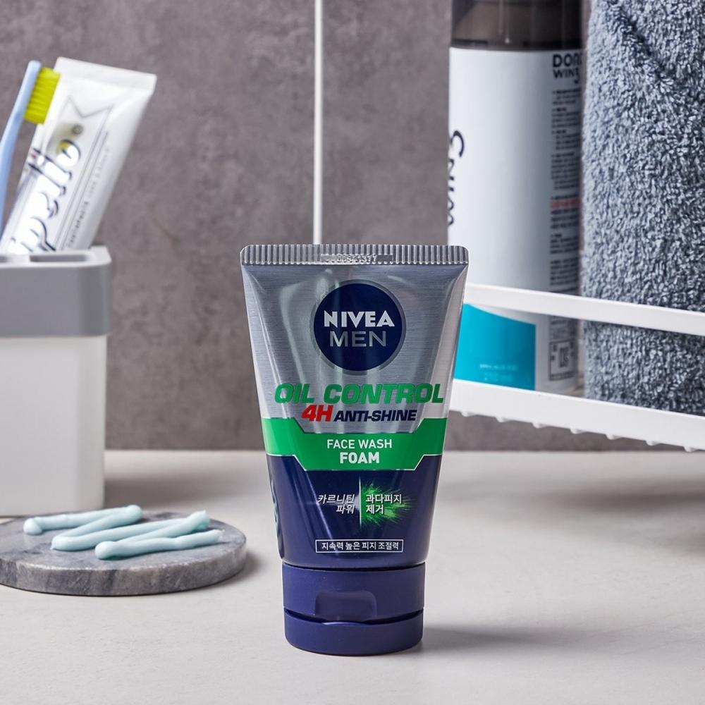 Nivea For Men Пена для умывания Oil Control 100 мл
Nivea For Men Пена для умывания Oil Control 100 мл