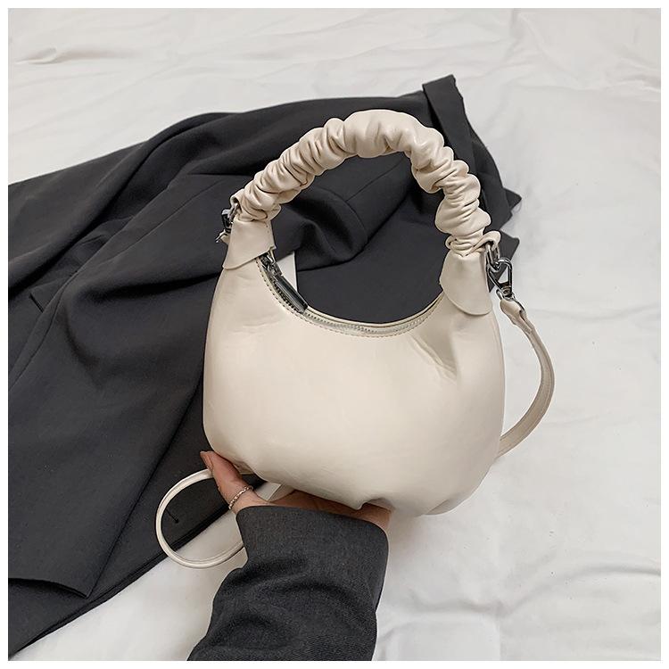 Premium texture retro bag women s high sense 2025 new niche shoulder messenger bag commuter dumpling bag
Premium texture retro bag women s high sense 2025 new niche shoulder messenger bag commuter dumpling bag