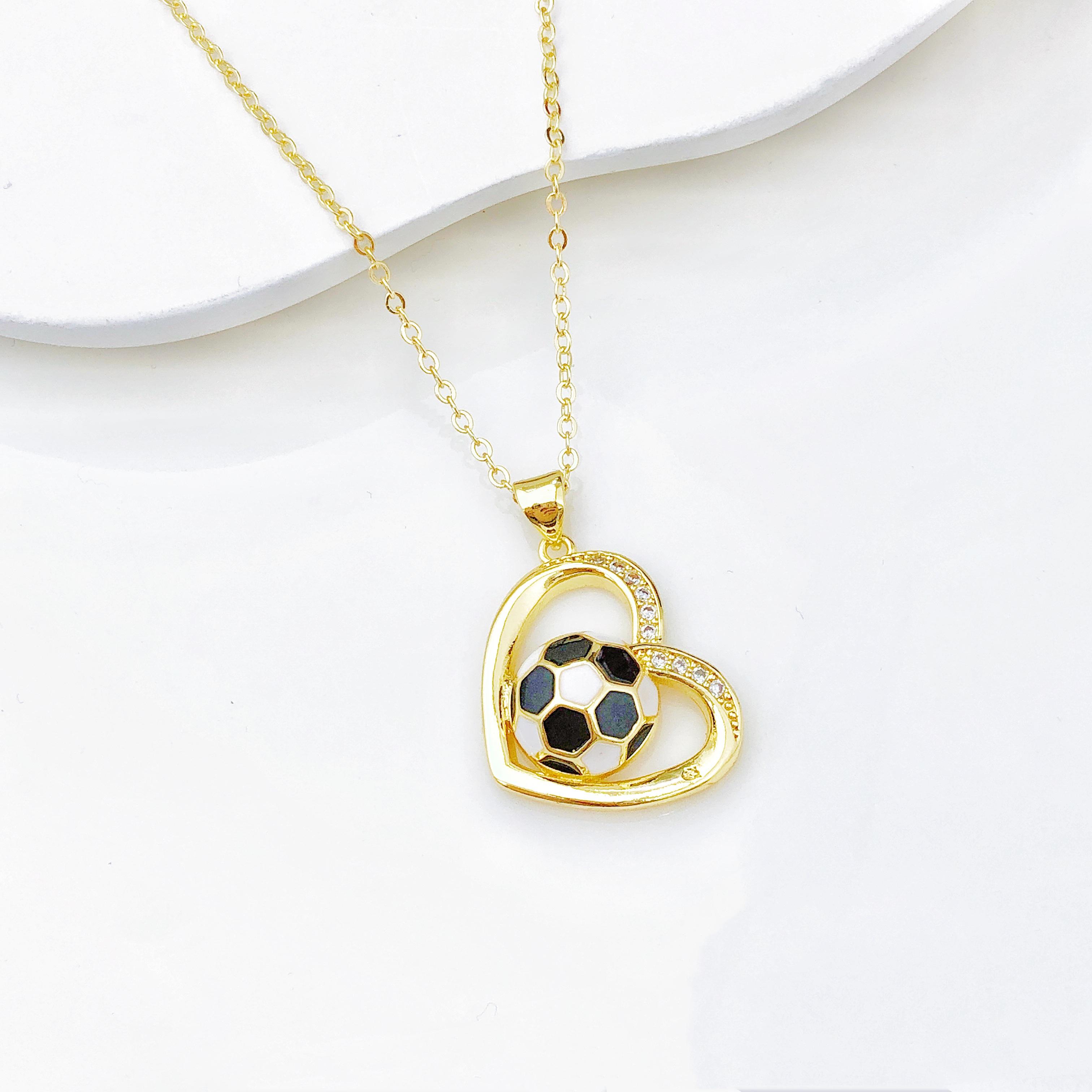 Creative Gold-Plated Zircon Heart-Shaped Soccer Ball Necklace Fashion for Men Women Sports Lover Football Zircon Party Gift
Creative Gold-Plated Zircon Heart-Shaped Soccer Ball Necklace Fashion for Men Women Sports Lover Football Zircon Party Gift