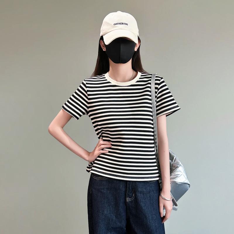 Women s High-End Hong Kong Style Black & White Striped Loose Summer T-Shirt M (47.5-56 kg)
Women s High-End Hong Kong Style Black & White Striped Loose Summer T-Shirt M (47.5-56 kg)