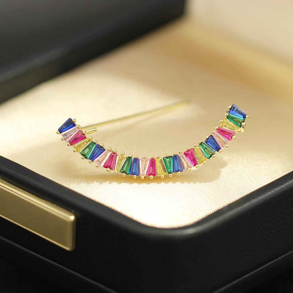 Girl s heart high-end sense color trapezoidal zircon smiley face brooch simple and versatile U-shaped line sense pin accessories women
Girl s heart high-end sense color trapezoidal zircon smiley face brooch simple and versatile U-shaped line sense pin accessories women