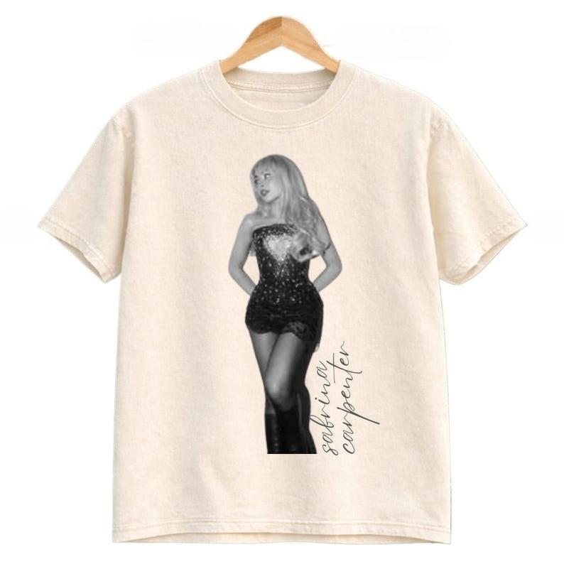 2026 Summer Tee Men Women Vintage Top Sabrina Carpenter 2026 Special Tour T-shirt Hip Hop Streetwear Oversized Tshirt Short Sleeve Casual Clothing XXXL
2026 Summer Tee Men Women Vintage Top Sabrina Carpenter 2026 Special Tour T-shirt Hip Hop Streetwear Oversized Tshirt Short Sleeve Casual Clothing XXXL