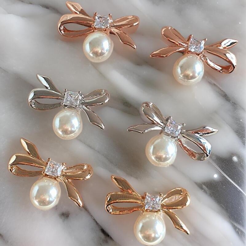Women s Cubic Ribbon Silver Fashion Earrings A33431_Gold
Women s Cubic Ribbon Silver Fashion Earrings A33431_Gold