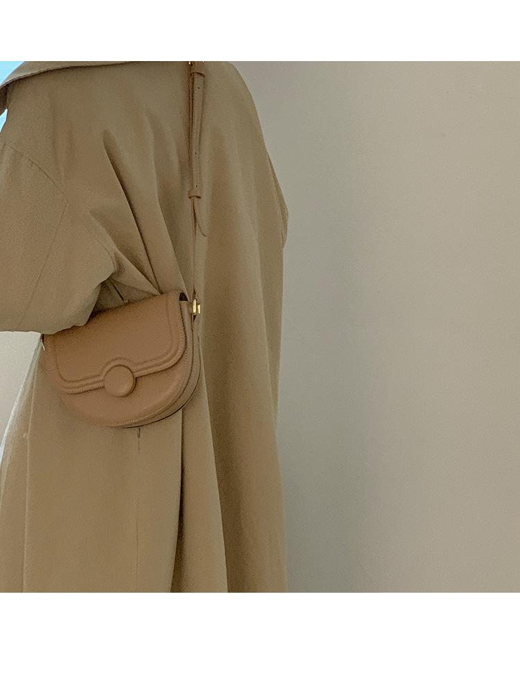Korean Version Saddle Bag Small Bag Women Sspring Newest All-Match Simple Shoulder Bag Messenger Bag Women S Handbag
Korean Version Saddle Bag Small Bag Women Sspring Newest All-Match Simple Shoulder Bag Messenger Bag Women S Handbag