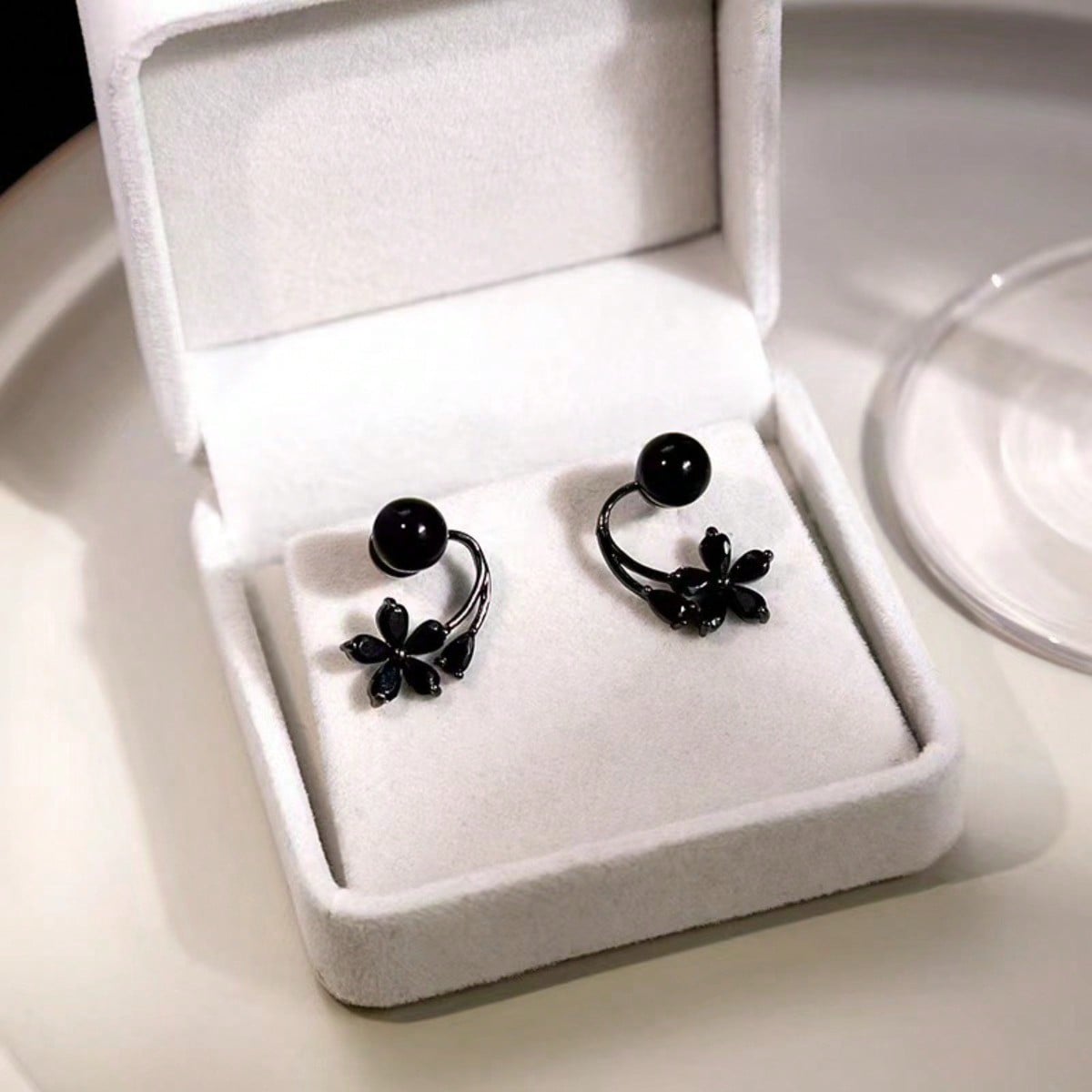 Cute Black Flower Ball Back Hanging Earrings | Gothic Dark Vintage Aesthetic Jewelry for Women чорний
Cute Black Flower Ball Back Hanging Earrings | Gothic Dark Vintage Aesthetic Jewelry for Women чорний