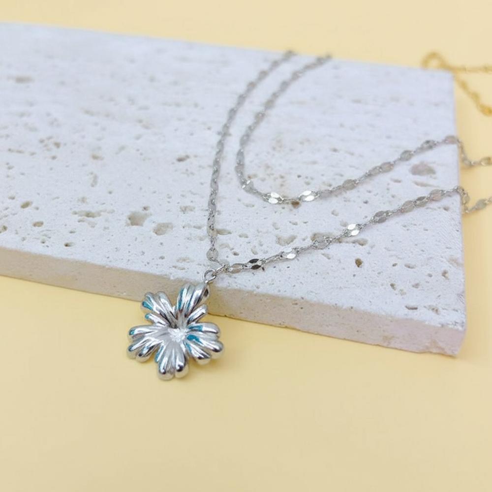 Stainless Steel Floral Pendant Double-Layer Necklace Women s Unique Fashionable Collarbone Chain Jewellery Creative Gift
Stainless Steel Floral Pendant Double-Layer Necklace Women s Unique Fashionable Collarbone Chain Jewellery Creative Gift
