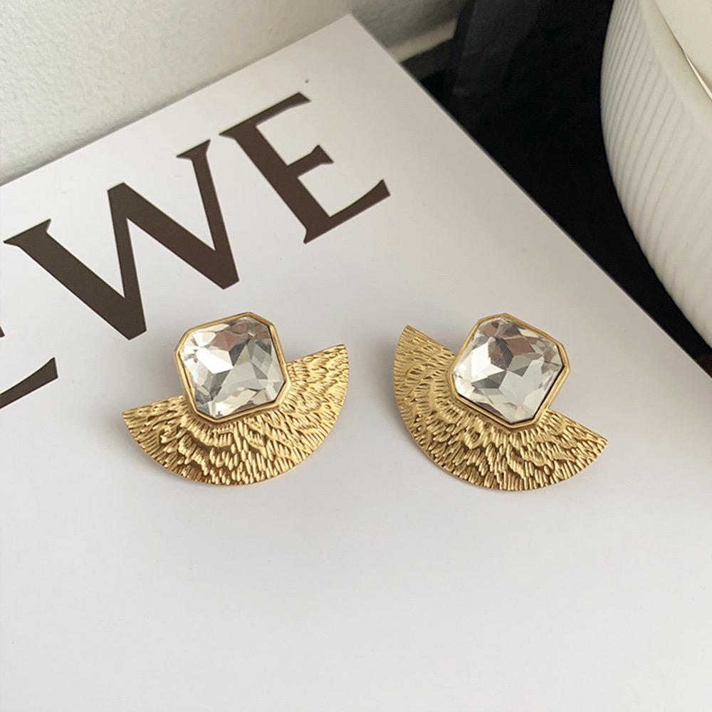 Retro Exaggerated European And American Wind Fan Design Sense Of Metal Earrings Temperament Light Luxury Women Jewelry Gifts білий
Retro Exaggerated European And American Wind Fan Design Sense Of Metal Earrings Temperament Light Luxury Women Jewelry Gifts білий