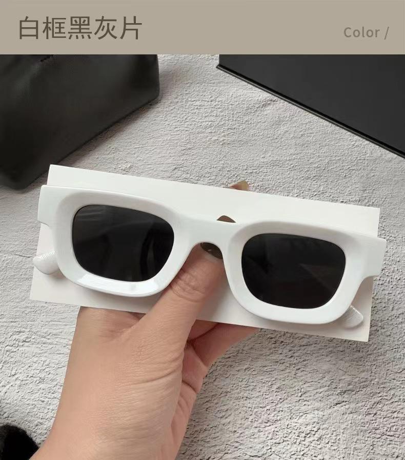 Модные маленькие квадратные солнцезащитные очки мужские ретро солнцезащитные очки с защитой от ультрафиолета женские очки молочный белый
Модные маленькие квадратные солнцезащитные очки мужские ретро солнцезащитные очки с защитой от ультрафиолета женские очки молочный белый
