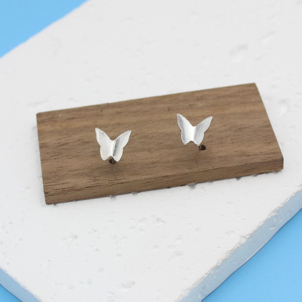 Coppery Metal Butterfly Small Stud Earring for Women Korean Simple Sweet Lovely Animal Zircon Wholesale Birthday Gift
Coppery Metal Butterfly Small Stud Earring for Women Korean Simple Sweet Lovely Animal Zircon Wholesale Birthday Gift