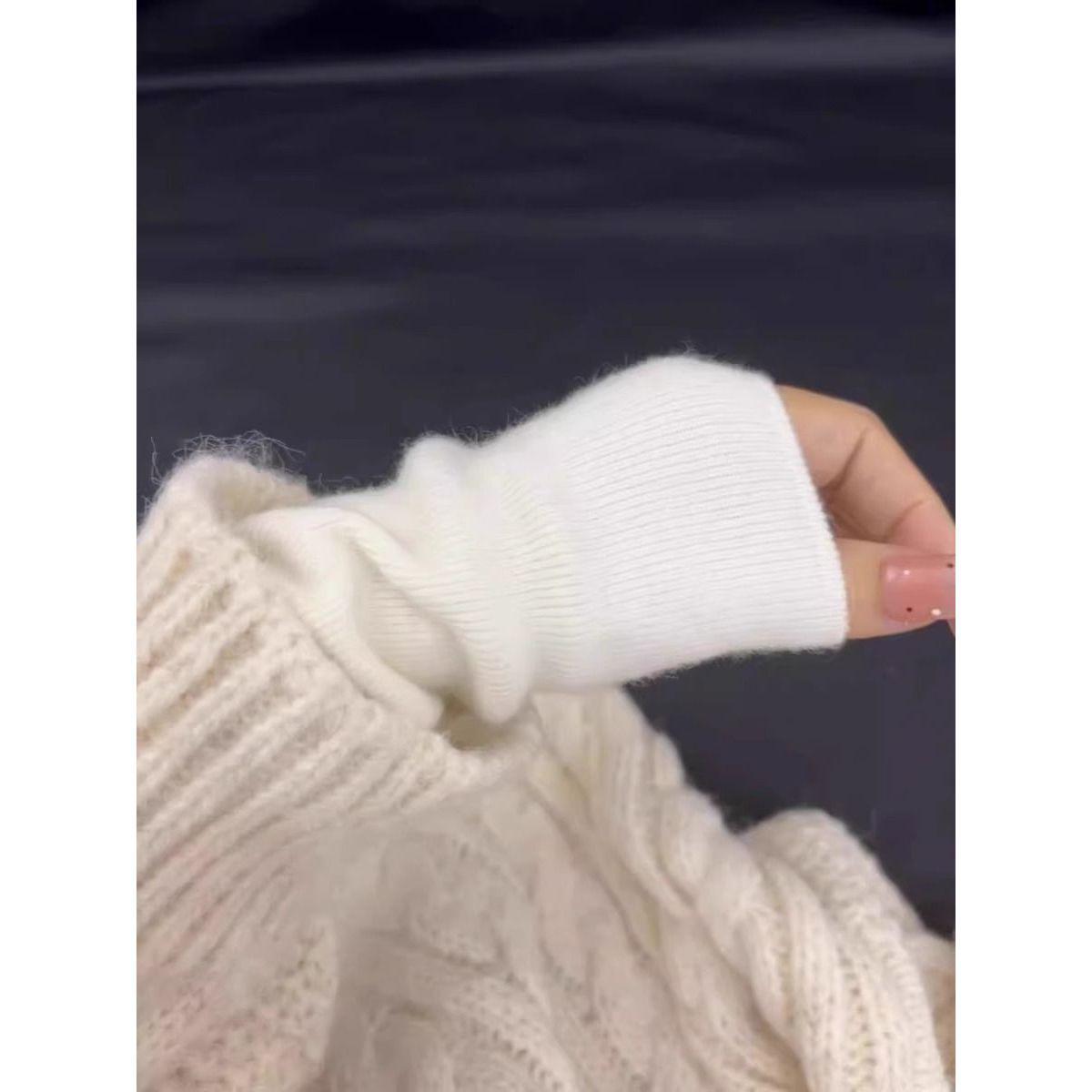Women s Solid Color High Neck Sweater - Long Sleeve Knit Top, Autumn/Winter 2024 Collection. One Size
Women s Solid Color High Neck Sweater - Long Sleeve Knit Top, Autumn/Winter 2024 Collection. One Size