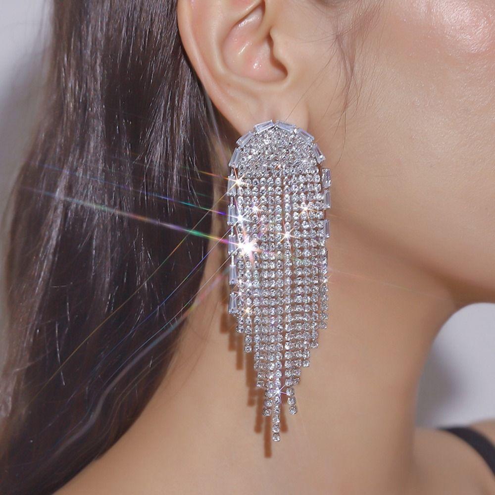 Luxury Crystal Drop Dangle Earring Fashion Ear Stud Zircon Rhinestone Claw Chain Earrings Bridal 01
Luxury Crystal Drop Dangle Earring Fashion Ear Stud Zircon Rhinestone Claw Chain Earrings Bridal 01