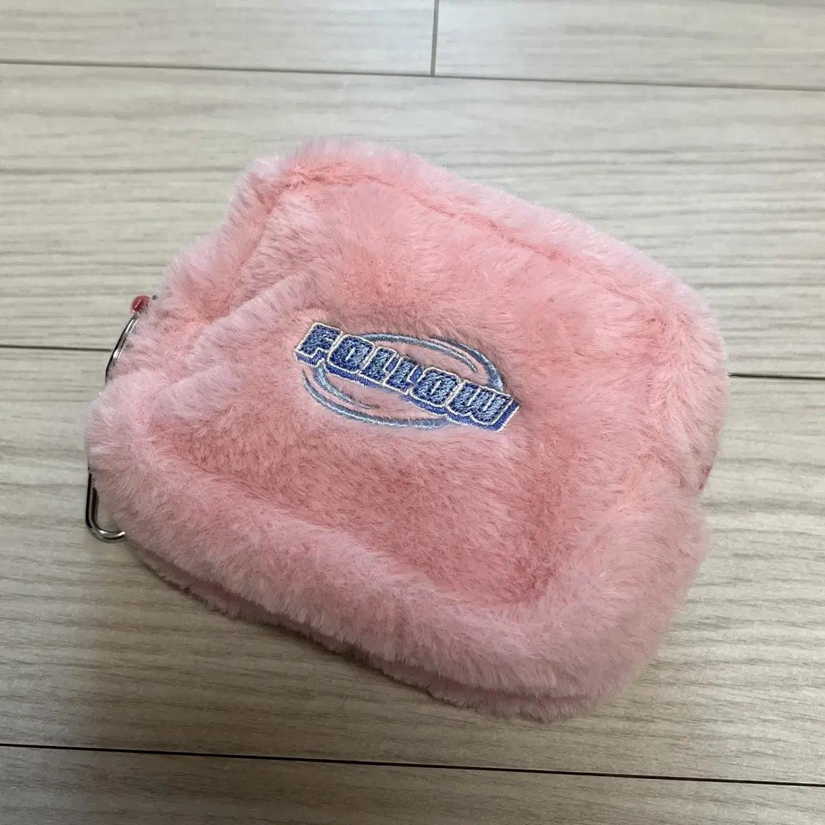 Seventeen Follow Again Md Mini Pouch 
Seventeen Follow Again Md Mini Pouch