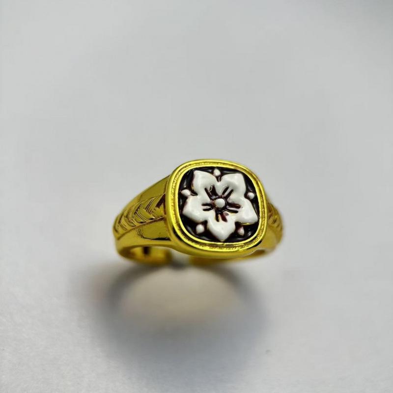 2025 Vintage Gardenia Ring: Old Money Style with Carved White Flowers for Women Adjustable Open Size
2025 Vintage Gardenia Ring: Old Money Style with Carved White Flowers for Women Adjustable Open Size