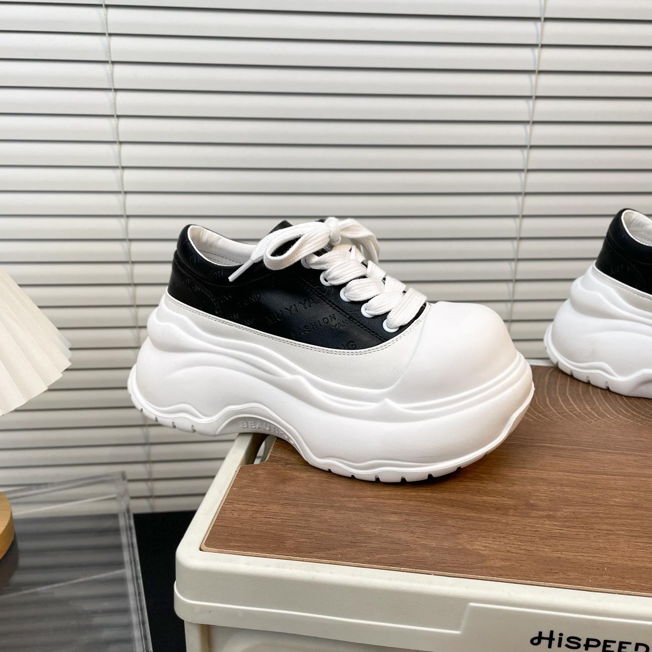 Leather letter printing platform white shoes women s 2025 spring new casual board shoes ugly cute bread shoes tide 35 чёрный
Leather letter printing platform white shoes women s 2025 spring new casual board shoes ugly cute bread shoes tide 35 чёрный