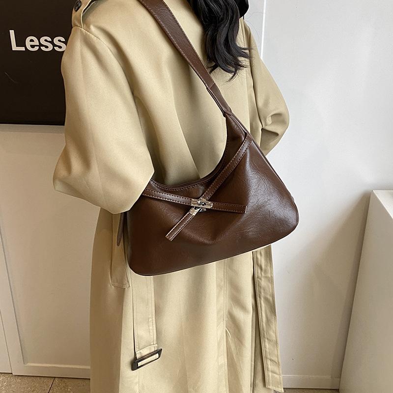 2025 new lock tote bag large capacity commuter shoulder armpit bag premium women s bag large capacity 31*9*23 білий
2025 new lock tote bag large capacity commuter shoulder armpit bag premium women s bag large capacity 31*9*23 білий