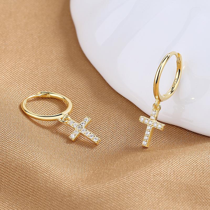 Cross Ear Buckle Men S And Women S Simple Short Earrings Temperament Personalized Zircon Earrings
Cross Ear Buckle Men S And Women S Simple Short Earrings Temperament Personalized Zircon Earrings