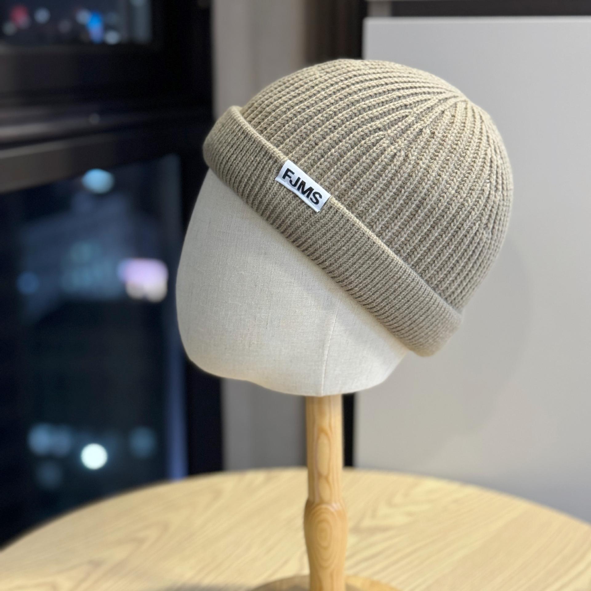 The new knitted hats are suitable for both men and women, featuring Japanese-style hip-hop designs, watermelon patterns, and preppy styles. They re Adult54-60Average Size хаки
The new knitted hats are suitable for both men and women, featuring Japanese-style hip-hop designs, watermelon patterns, and preppy styles. They re Adult54-60Average Size хаки