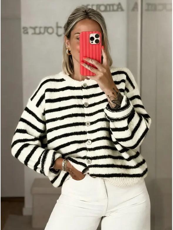 Women s Y2K Striped Color Block Knit Cardigan Sweater - Autumn/Winter Fashion, Long Sleeve, Round Neck, Casual Style. S
Women s Y2K Striped Color Block Knit Cardigan Sweater - Autumn/Winter Fashion, Long Sleeve, Round Neck, Casual Style. S