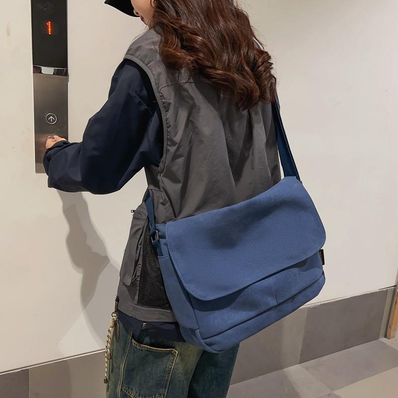 Cool large capacity canvas women s bag men s casual messenger bag casual messenger bag shoulder bag tote bag
Cool large capacity canvas women s bag men s casual messenger bag casual messenger bag shoulder bag tote bag