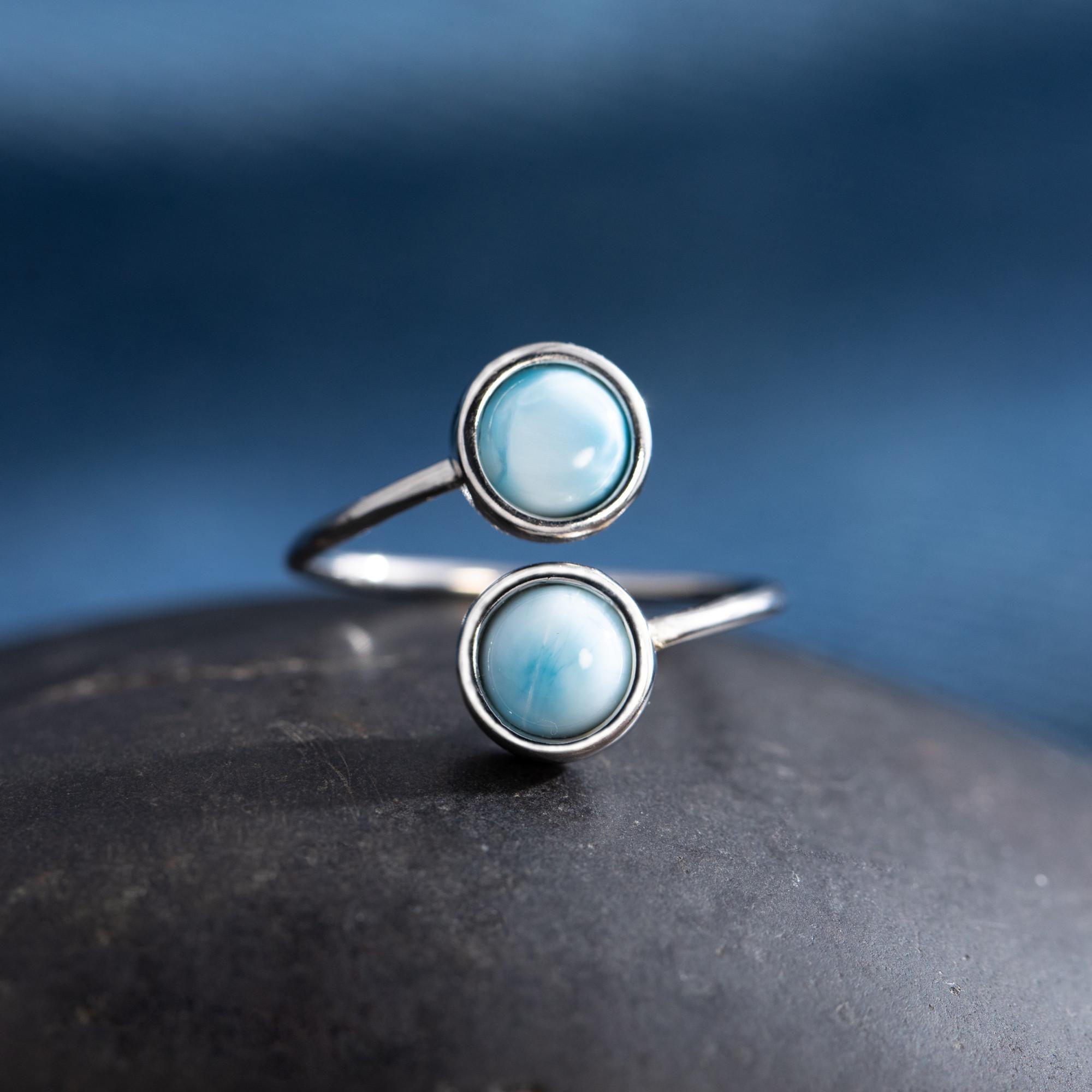 Регулируемое кольцо с двумя камнями для женщин, кольцо с открытой шинкой из стерлингового серебра с синим драгоценным камнем, подарок, богемные украшения ручной работы K
Регулируемое кольцо с двумя камнями для женщин, кольцо с открытой шинкой из стерлингового серебра с синим драгоценным камнем, подарок, богемные украшения ручной работы K