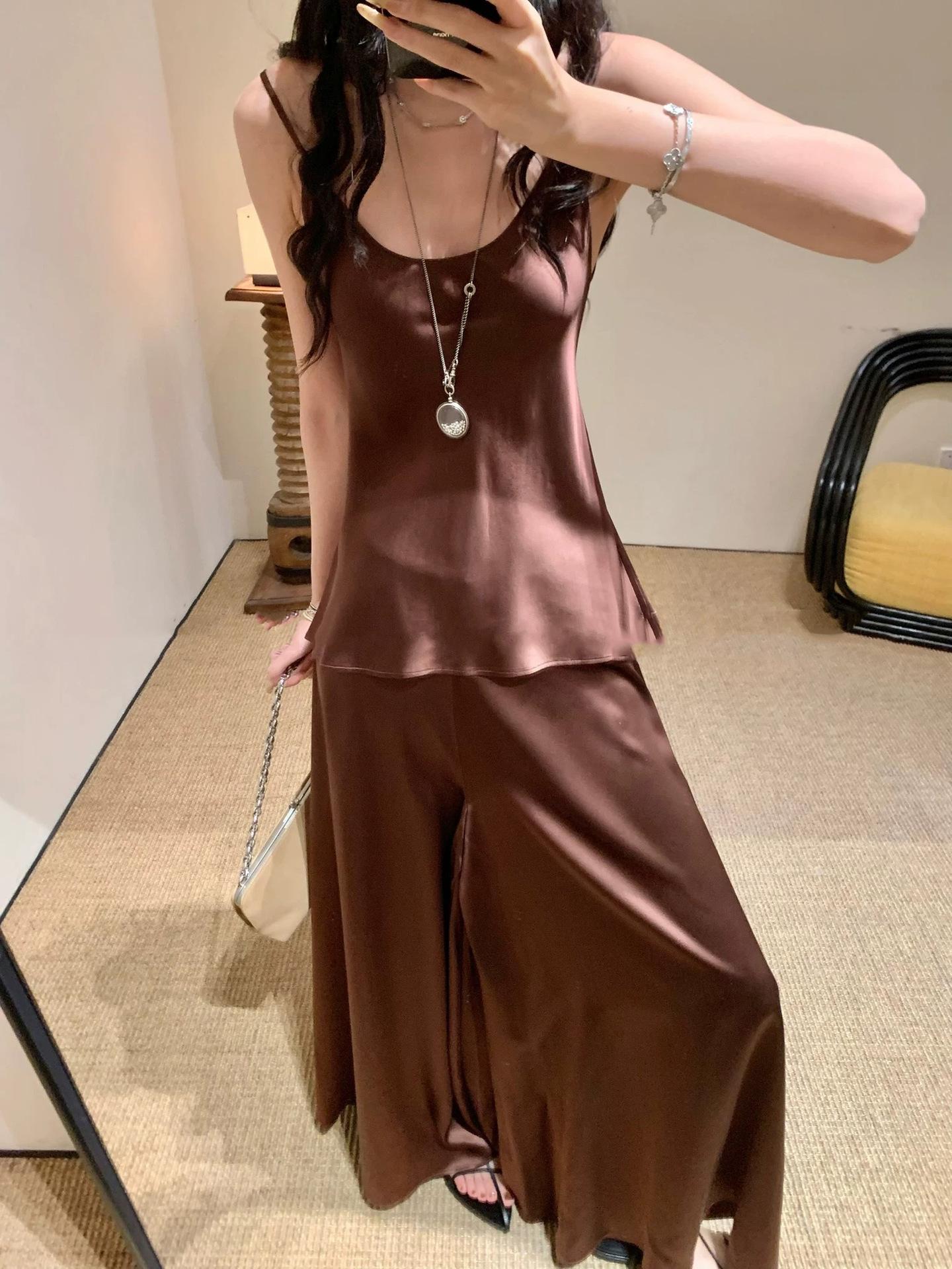 Burgundy Satin Camisole & Cross-Front Skirt-Pants Set L
Burgundy Satin Camisole & Cross-Front Skirt-Pants Set L