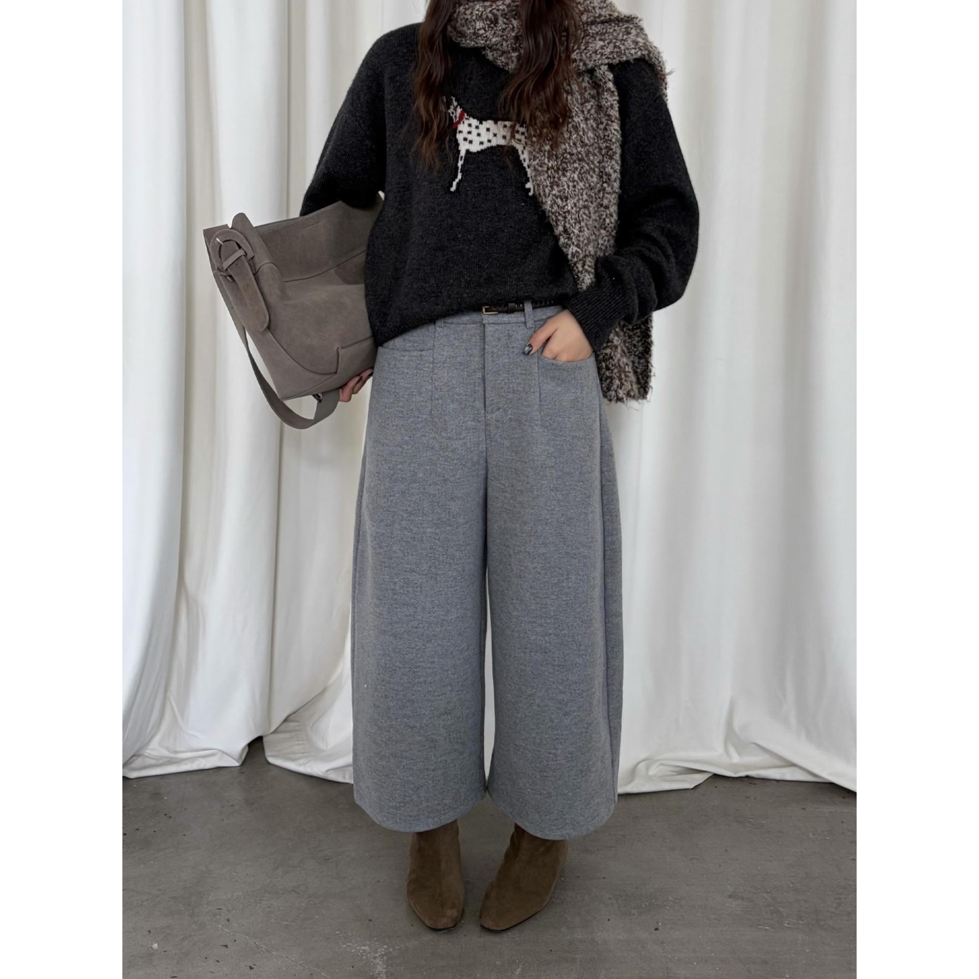 ICC Woolen Velvet Casual Cropped Pants - Curved Knife Style Winter Edition 1624 Small світло-сірий колір
ICC Woolen Velvet Casual Cropped Pants - Curved Knife Style Winter Edition 1624 Small світло-сірий колір