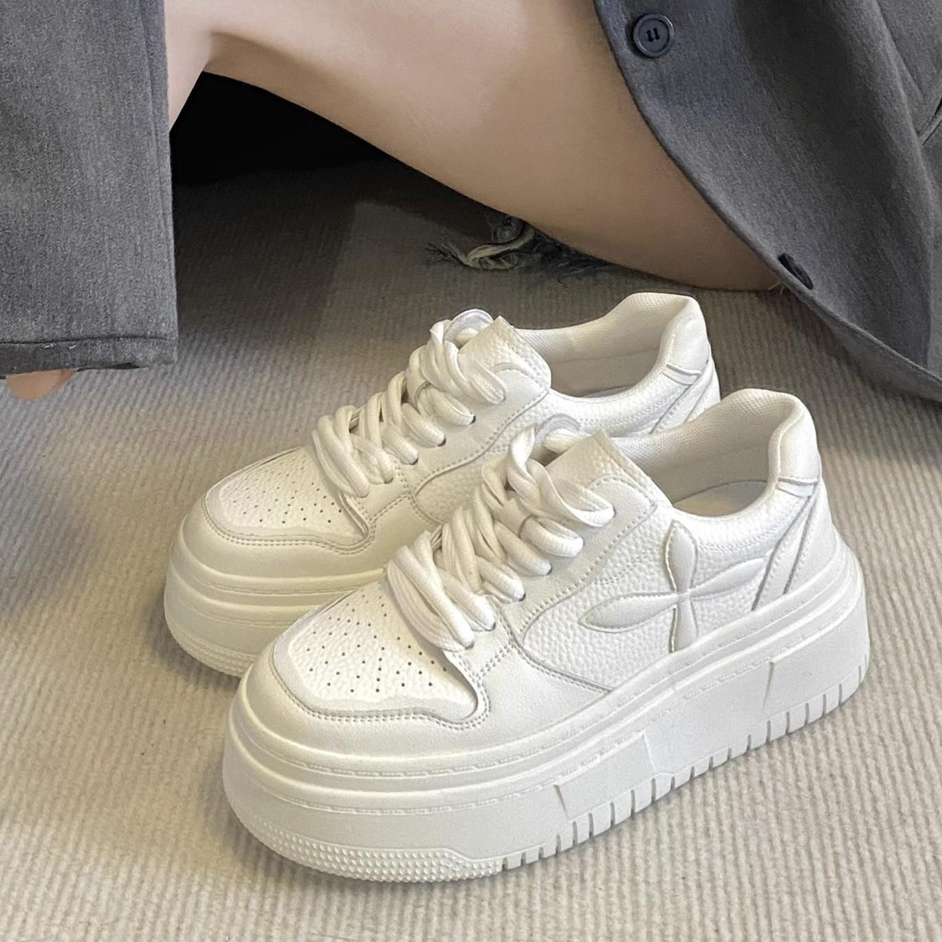 Women s White Leather Height-Boosting Sneakers, Thick-Soled Casual Bread Shoes, Versatile Spring 2025 Collection 35 білий
Women s White Leather Height-Boosting Sneakers, Thick-Soled Casual Bread Shoes, Versatile Spring 2025 Collection 35 білий