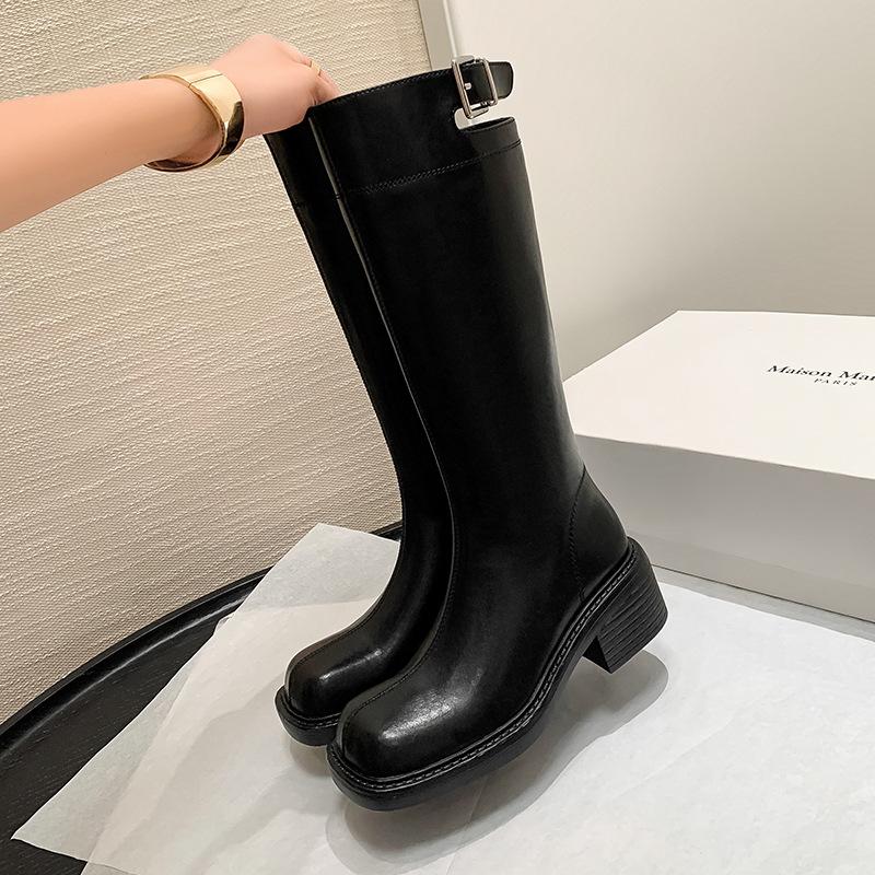 European popular fashion foreign style knight boots 2025 autumn and winter new square head thick heel side zipper but knee boots 40
European popular fashion foreign style knight boots 2025 autumn and winter new square head thick heel side zipper but knee boots 40