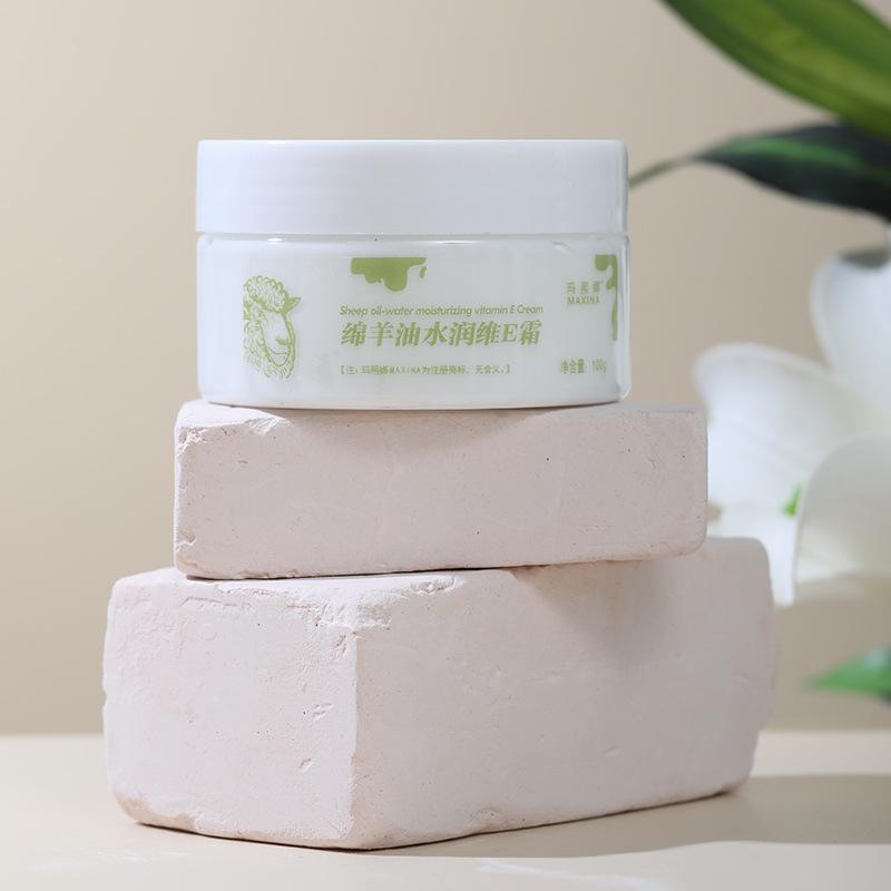 Masina Genuine Hand Cream Hydrating Moisturizing Improve Dry Skin Suet Hydrating Vitamin E Cream 100G
Masina Genuine Hand Cream Hydrating Moisturizing Improve Dry Skin Suet Hydrating Vitamin E Cream 100G