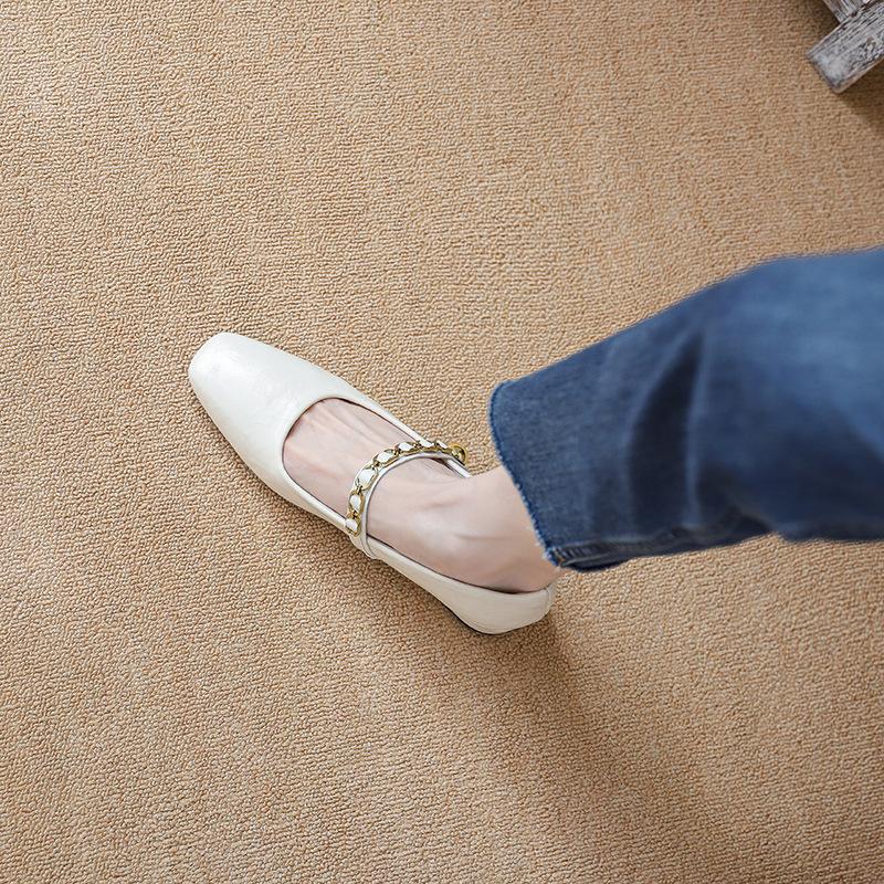 inner height increase soft sole Mary Jane shoes women s spring and autumn new with skirt small square head gentle wind single shoes 39 абрикосовий
inner height increase soft sole Mary Jane shoes women s spring and autumn new with skirt small square head gentle wind single shoes 39 абрикосовий