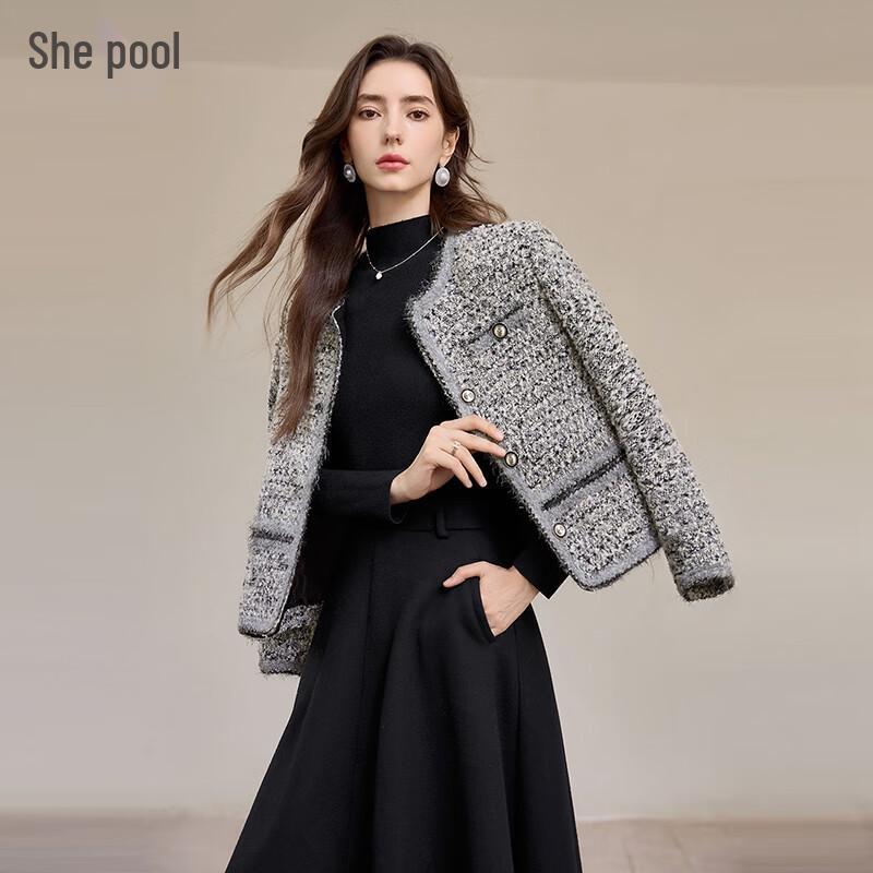 Женское короткое пальто из твида со смесью шерсти M
Женское короткое пальто из твида со смесью шерсти M