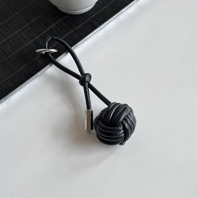 Элегантный брелок в виде шара, универсальный кожаный ремешок для телефона, сумка, подвеска, брелок для автомобиля, украшение для рюкзака, аксессуары, подарки
Элегантный брелок в виде шара, универсальный кожаный ремешок для телефона, сумка, подвеска, брелок для автомобиля, украшение для рюкзака, аксессуары, подарки