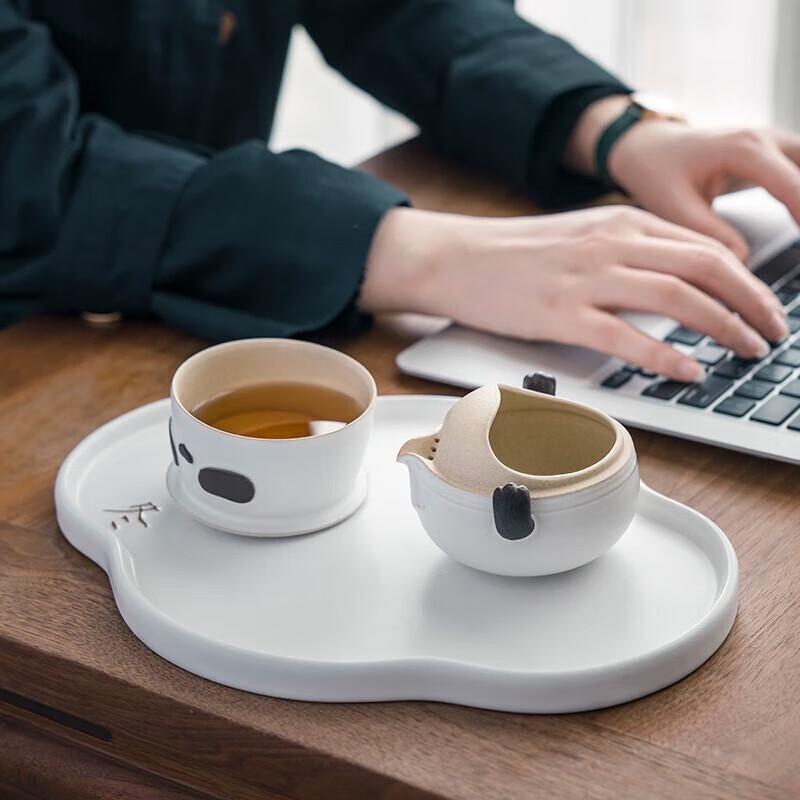 Edenus Portable Ceramic Gongfu Travel Tea Set
Edenus Portable Ceramic Gongfu Travel Tea Set