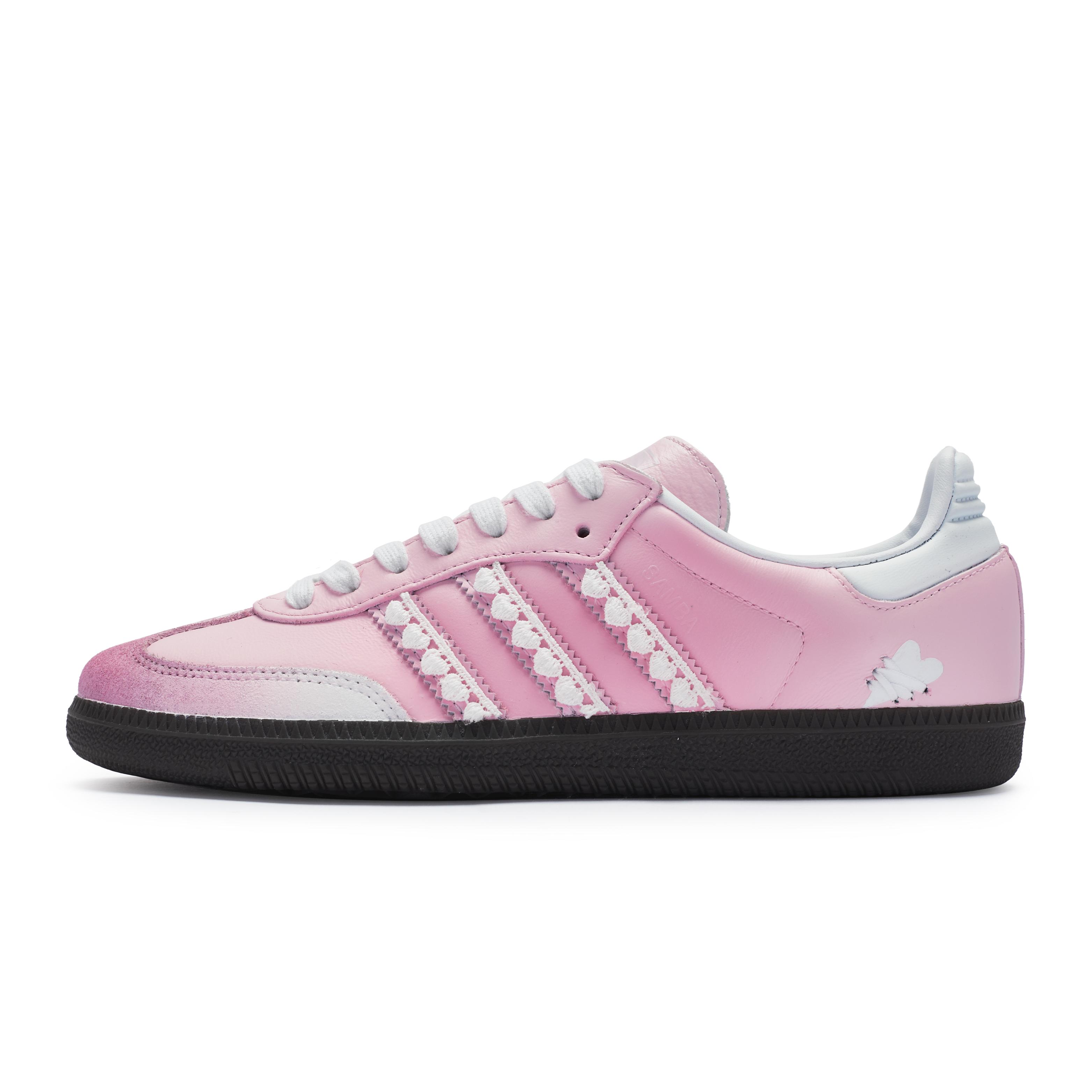 Adidas Originals Samba OG 811 Manufacturing Non slip Lightweight Low top Skateboard Shoes Women s Pink White B75806(Team80-) 44
Adidas Originals Samba OG 811 Manufacturing Non slip Lightweight Low top Skateboard Shoes Women s Pink White B75806(Team80-) 44