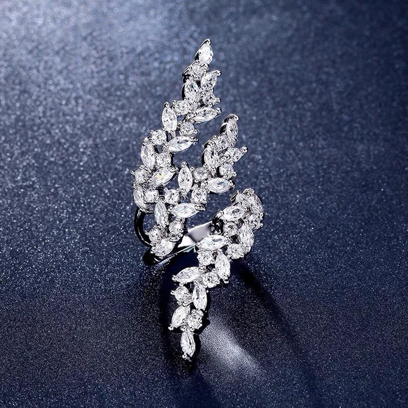 Elegant Wheat Ear Design Women s Ring, Full Diamond, Copper-Plated with 18K White Gold - Model R6685. Adjustable Open Size белый
Elegant Wheat Ear Design Women s Ring, Full Diamond, Copper-Plated with 18K White Gold - Model R6685. Adjustable Open Size белый