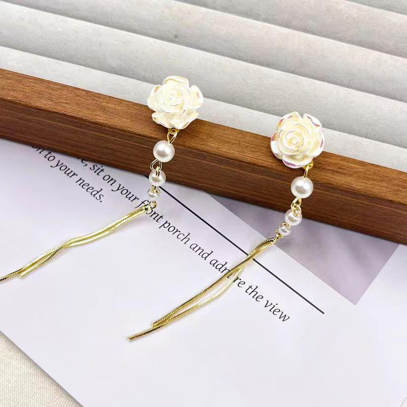 Sophisticated Camellia Pearl Tassel Earrings - Elegant Fairy Design, High-End Fashion Accessory.
Sophisticated Camellia Pearl Tassel Earrings - Elegant Fairy Design, High-End Fashion Accessory.