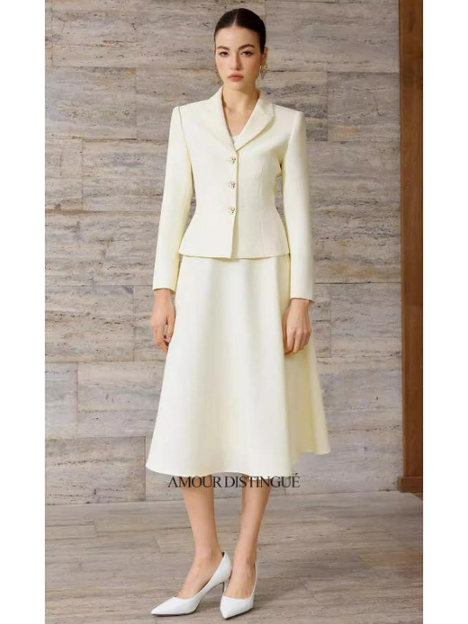 Костюм-тройка AD Audrey цвета off-white с микро-клеткой и жаккардовым узором, с юбкой-солнце, для проведения экзамена по искусству 2026 - Женская одежда M
Костюм-тройка AD Audrey цвета off-white с микро-клеткой и жаккардовым узором, с юбкой-солнце, для проведения экзамена по искусству 2026 - Женская одежда M