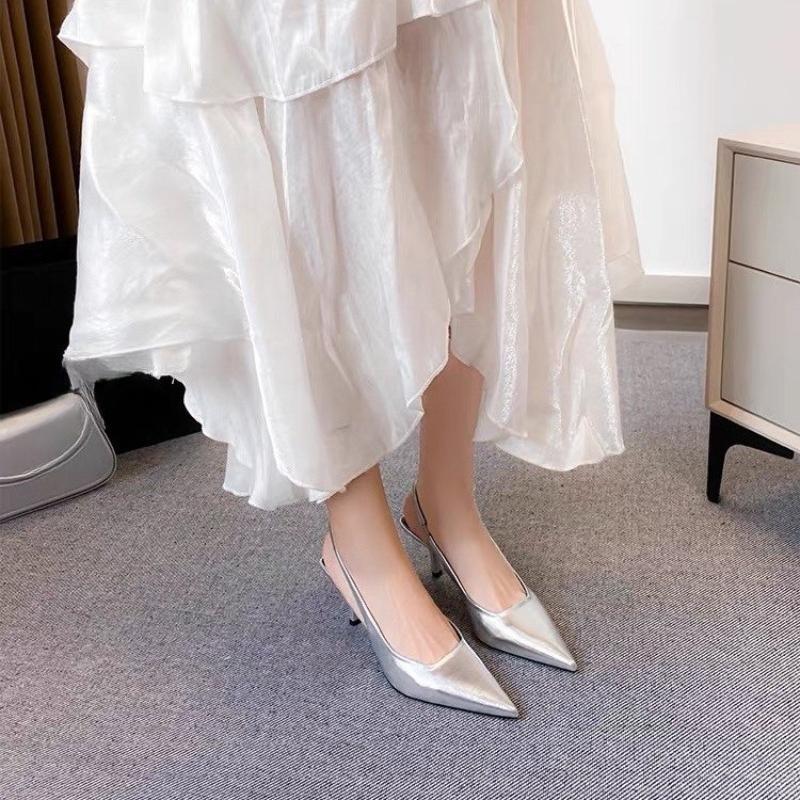 New Pointed Toe High Heels Women Spring and Autumn New Temperament Patent Leather Sexy Baotou Stiletto Sandals 40 срібний
New Pointed Toe High Heels Women Spring and Autumn New Temperament Patent Leather Sexy Baotou Stiletto Sandals 40 срібний