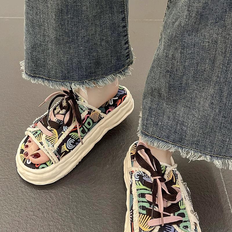 Cute cartoon slippers women wear seaside beach shoes New summer canvas half slippers 35 бежевий
Cute cartoon slippers women wear seaside beach shoes New summer canvas half slippers 35 бежевий
