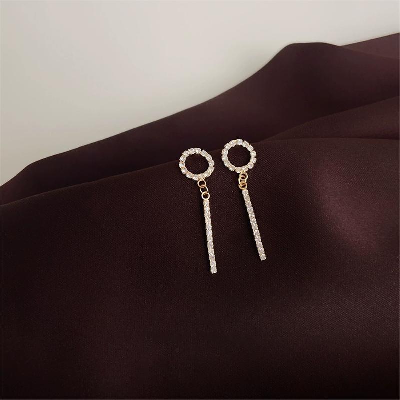Sparkling Zircon Hollow Round Circle Tassel Earrings For Women Summer Fashion Jewelry New Gift Party Beach Vacation
Sparkling Zircon Hollow Round Circle Tassel Earrings For Women Summer Fashion Jewelry New Gift Party Beach Vacation