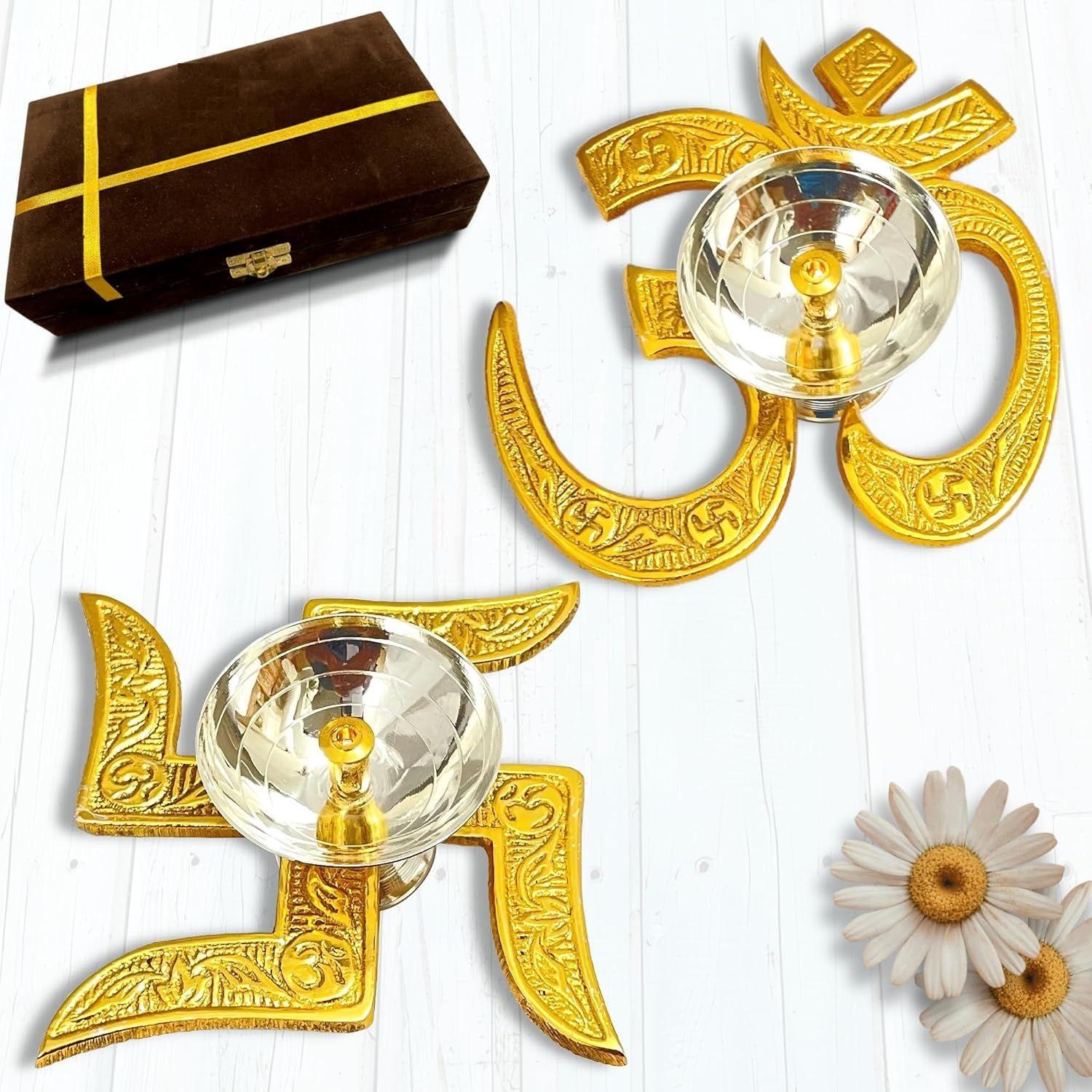 Набор из 1 латунной дии ОМ и СВАСТИКА для пуджи (Средний размер, с серебряным и золотым покрытием) Питаль Аханд Дип Вилакку для Дивали,
Набор из 1 латунной дии ОМ и СВАСТИКА для пуджи (Средний размер, с серебряным и золотым покрытием) Питаль Аханд Дип Вилакку для Дивали,