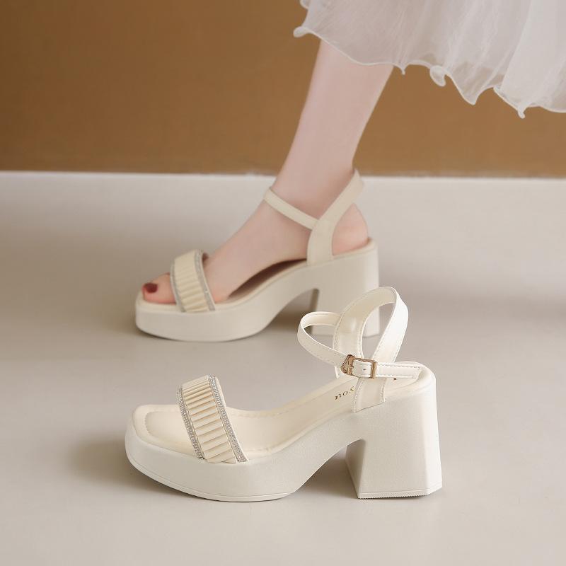 Fairy wind thick-soled thick-heeled sandals female 2025 spring and summer new models with skirts are not tired, open-toed sandals female comfortable 41 чорний
Fairy wind thick-soled thick-heeled sandals female 2025 spring and summer new models with skirts are not tired, open-toed sandals female comfortable 41 чорний