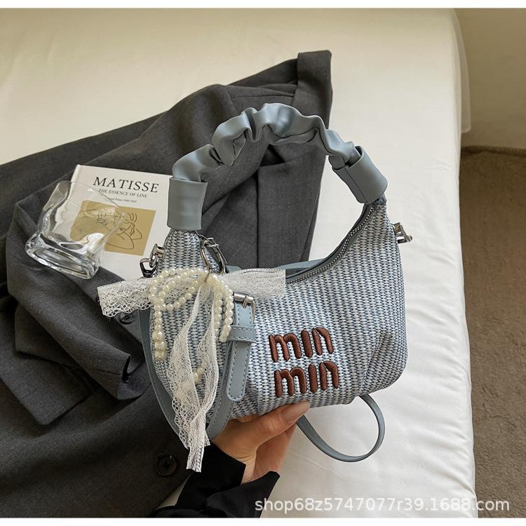 2025 new trendy large-capacity underarm bag spring new niche woven cloud bag women s shoulder messenger bag синий
2025 new trendy large-capacity underarm bag spring new niche woven cloud bag women s shoulder messenger bag синий