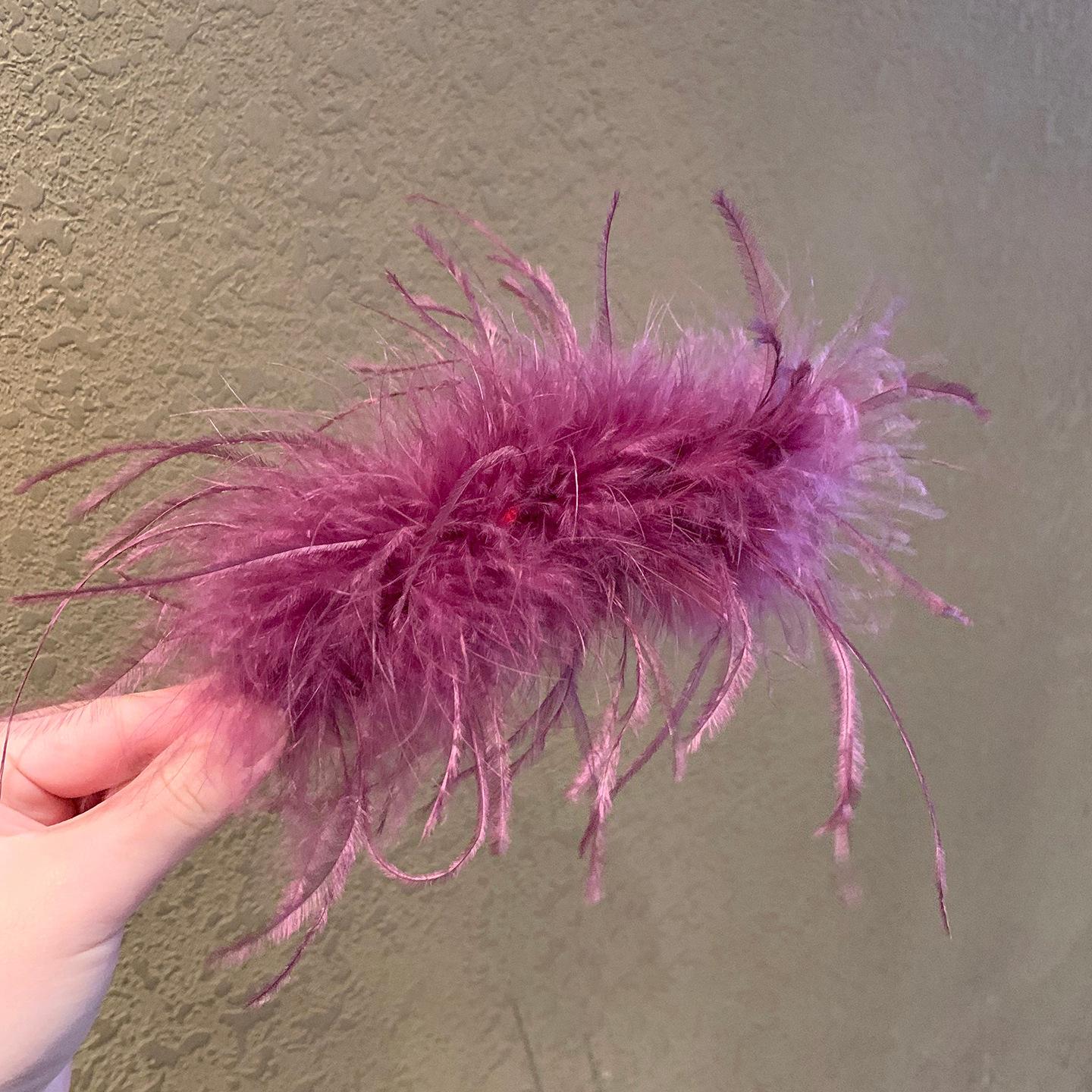 Pure Desire Ostrich Fur Grab Clip Women s New Light Luxury Internet Celebrity Large Shark High-end Feather Hair Headpiece With Broken
Pure Desire Ostrich Fur Grab Clip Women s New Light Luxury Internet Celebrity Large Shark High-end Feather Hair Headpiece With Broken
