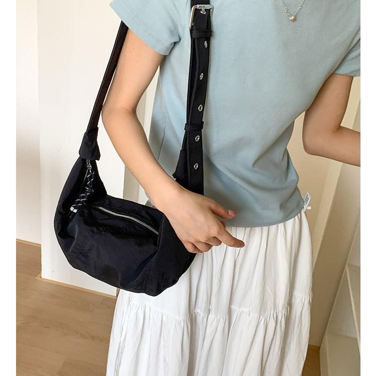 2025 new street trend large capacity bag retro simple fashion trend single shoulder dumpling bag серый
2025 new street trend large capacity bag retro simple fashion trend single shoulder dumpling bag серый