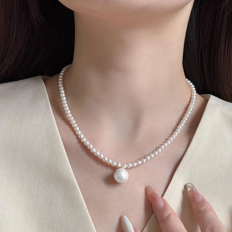 NK-237 Pearl Pendant Round Pearl Necklace, Internet Celebrity Style, High-End Light Luxury, Women s Fashion.
NK-237 Pearl Pendant Round Pearl Necklace, Internet Celebrity Style, High-End Light Luxury, Women s Fashion.