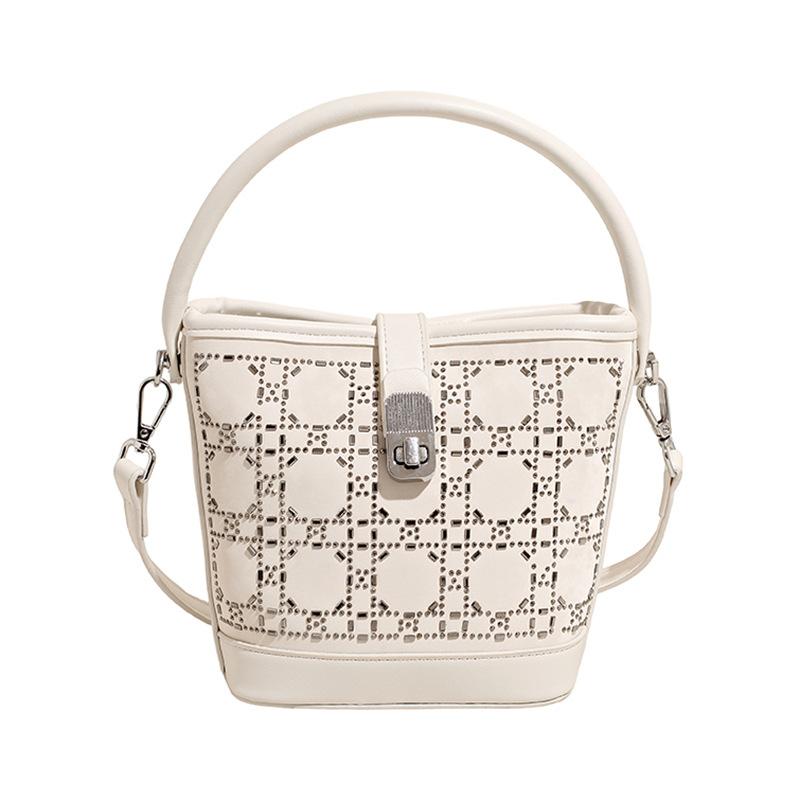 High-end small bag women s new trendy fashion chain underarm bag summer versatile messenger bag light luxury Without pendant
High-end small bag women s new trendy fashion chain underarm bag summer versatile messenger bag light luxury Without pendant